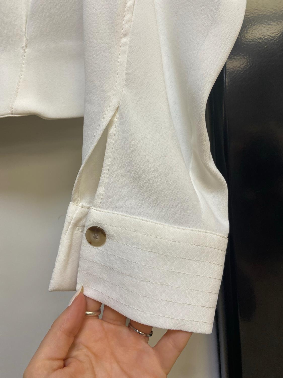 SHORT SHIRT WITH SHOULDER TABS - Image 3