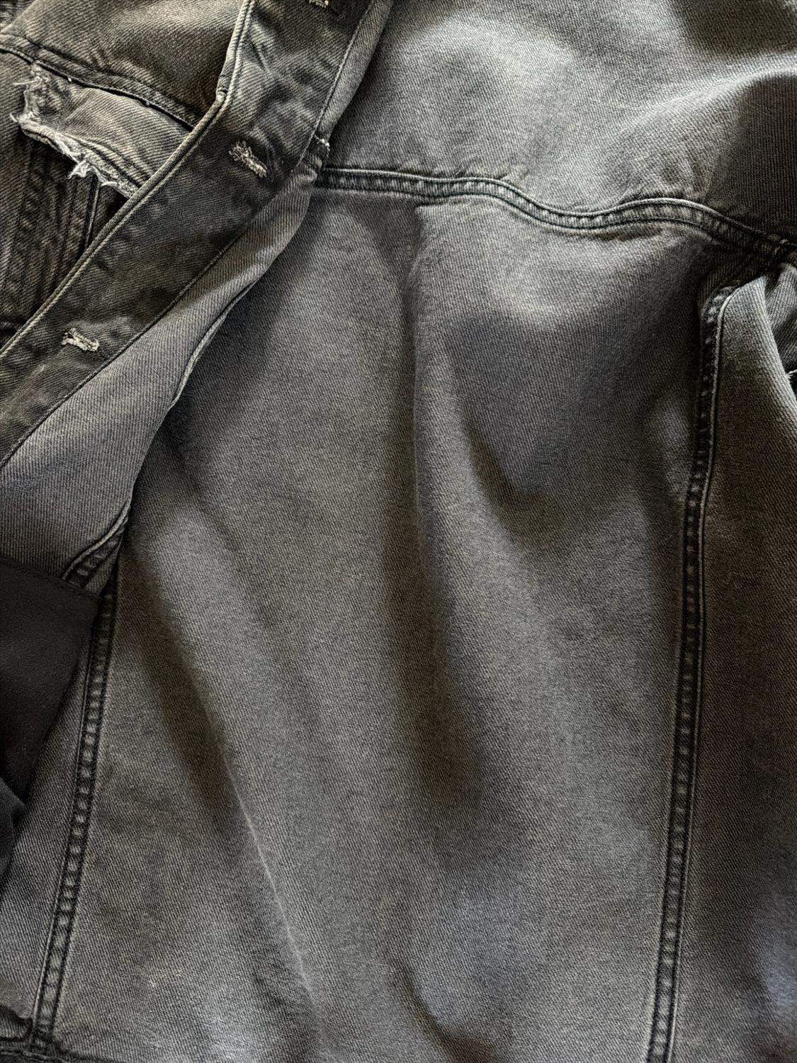OVERSIZED RIPPED DENIM JACKET - Image 4