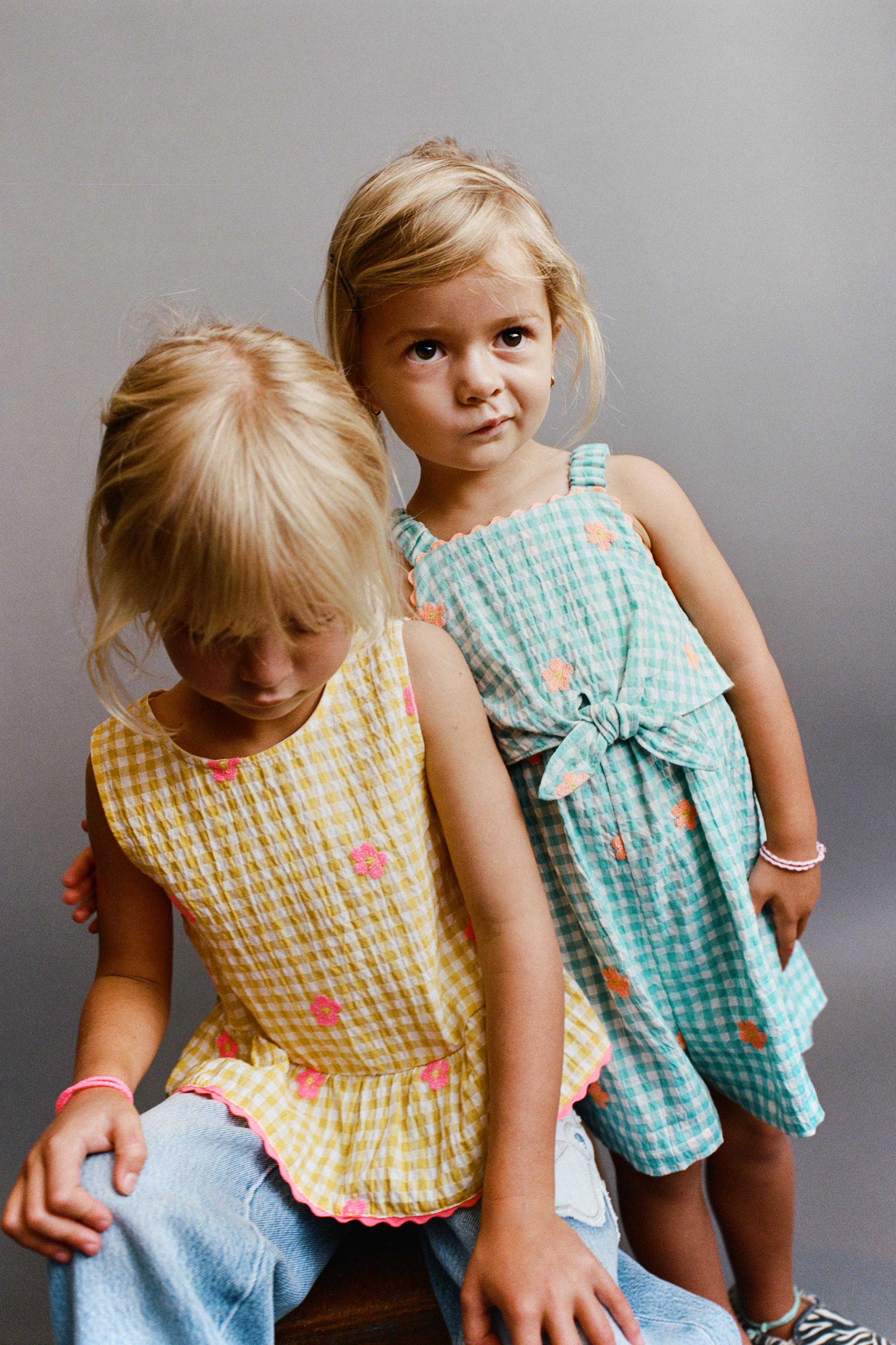 SHORT GINGHAM JUMPSUIT WITH EMBROIDERED FLOWERS