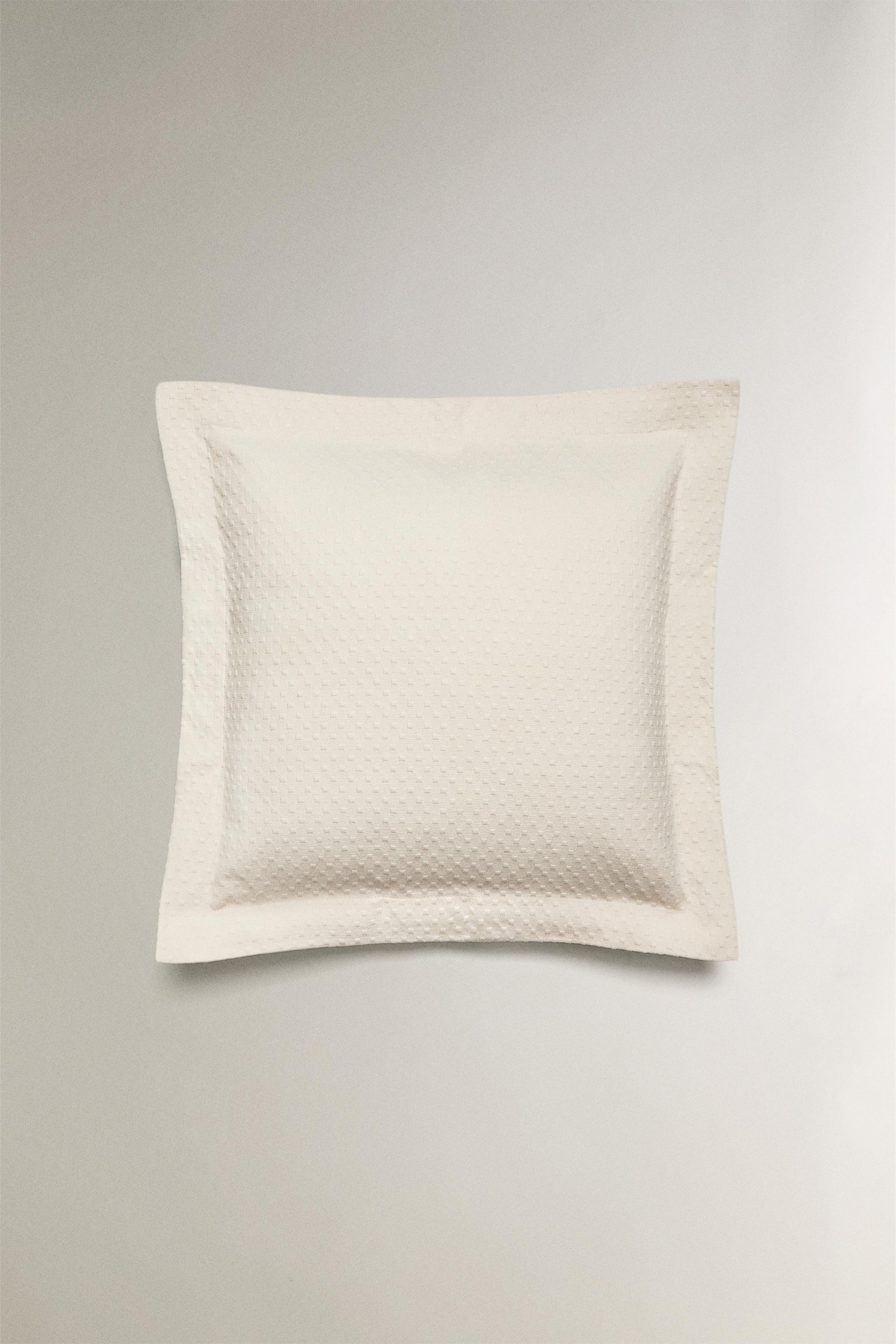 THROW PILLOW COVER WITH POLKA DOT DESIGN — Beige