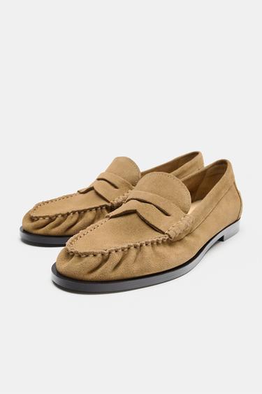 MOCASSINS FRONCÉS EN CROÛTE DE CUIR - Marron sable de Zara - Image 3