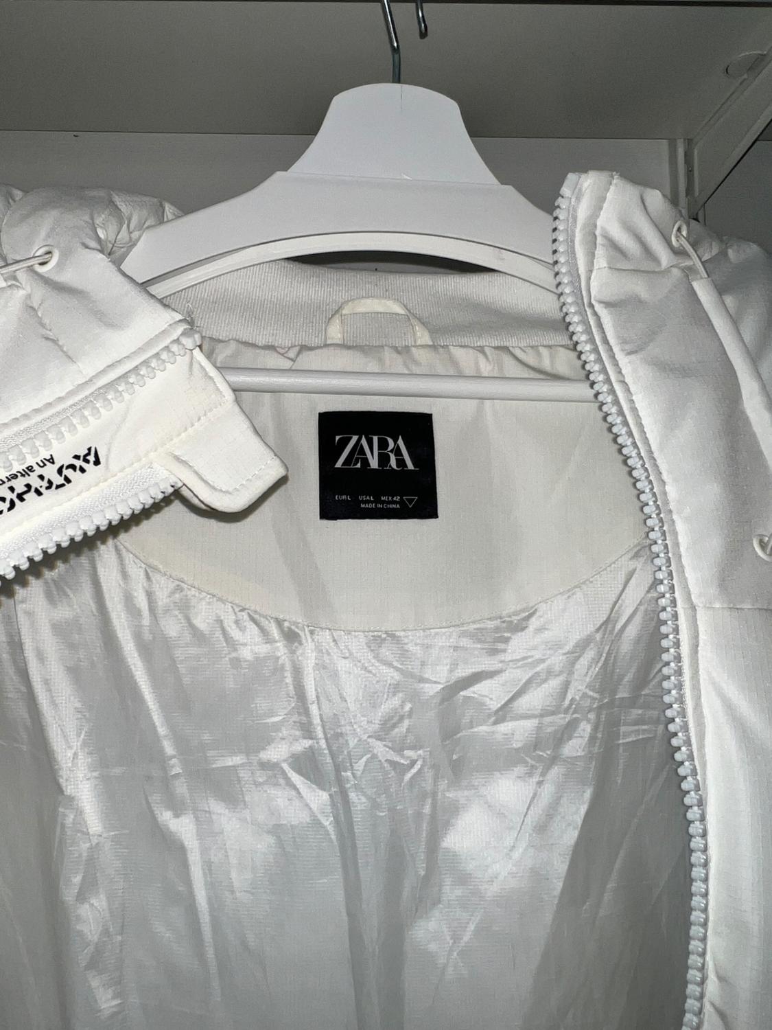 HOODED PUFFER JACKET - Image 4