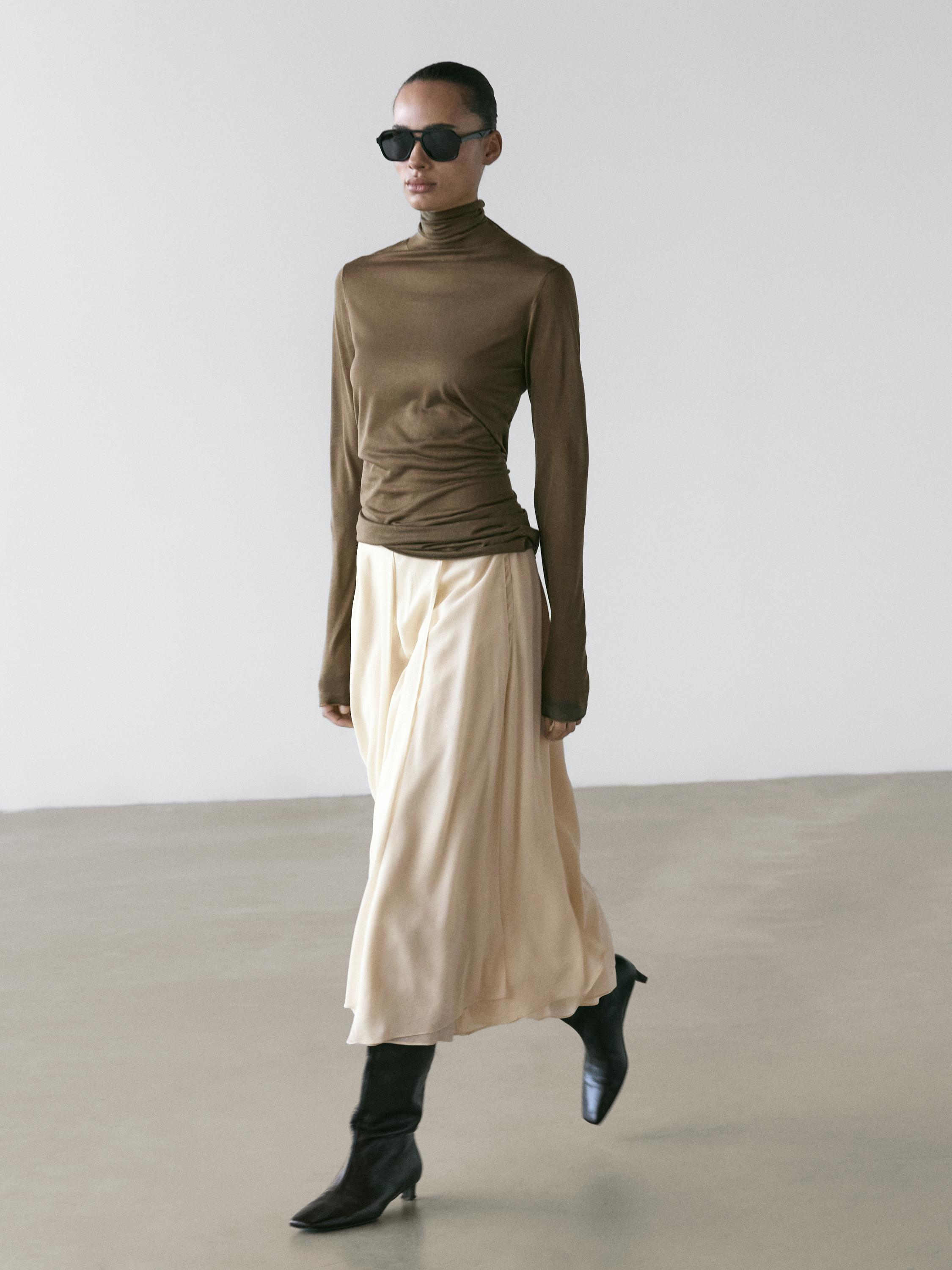 Flowing midi skirt with ruffles