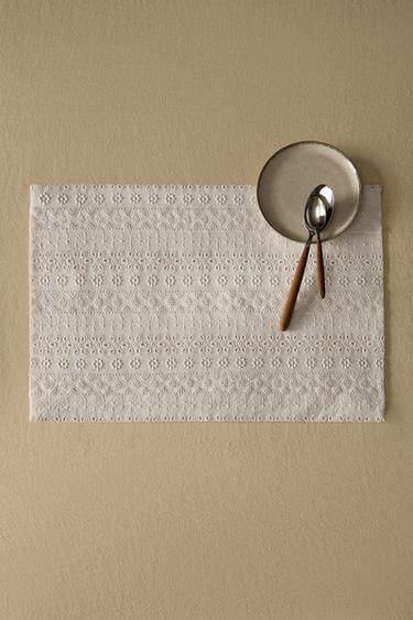 SET DE TABLE BRODERIES COMBINÉES - Écru de Zara - Image 5