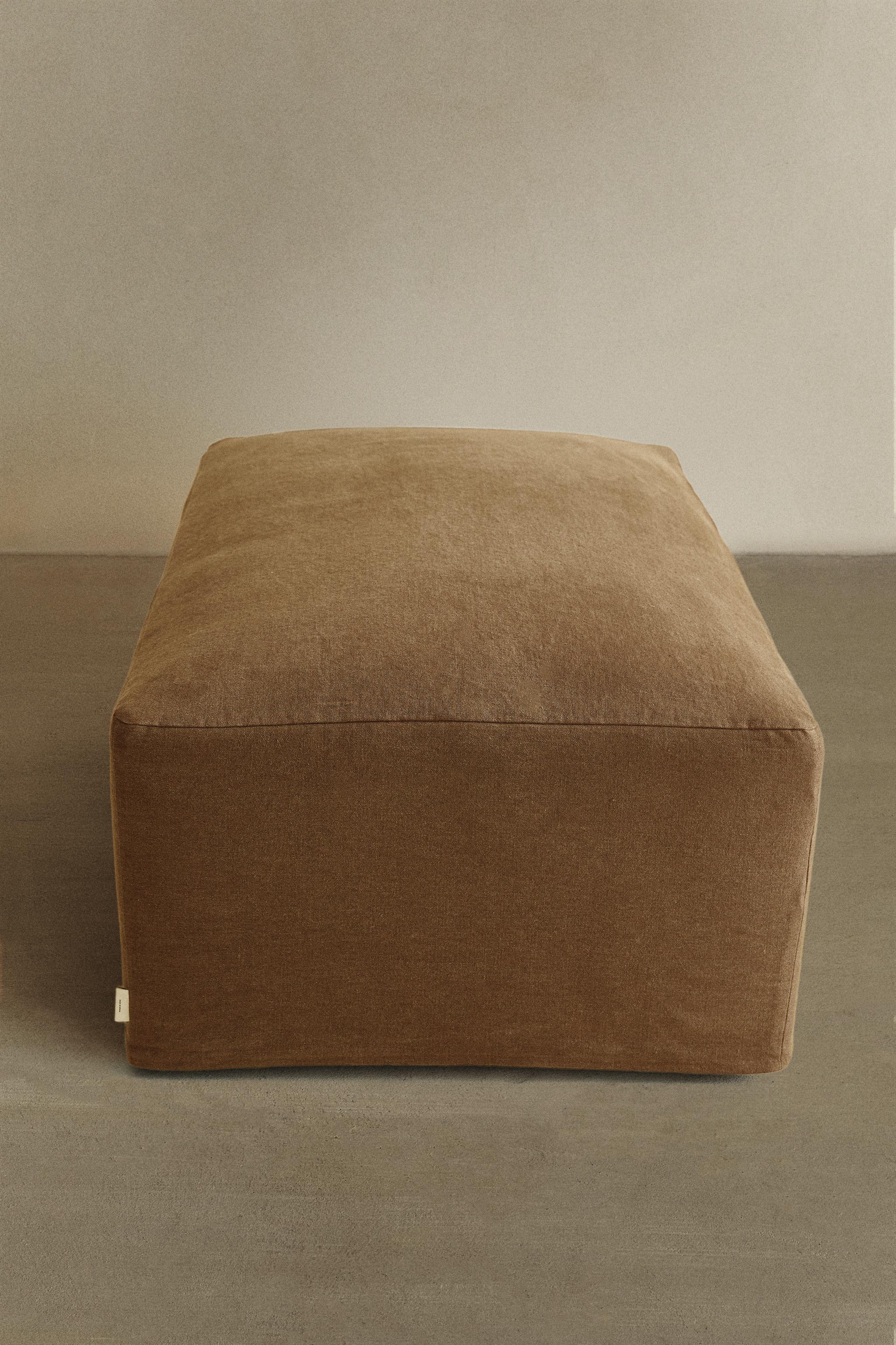 POUFFE WITH REMOVABLE WASHED LINEN COVER — Brick