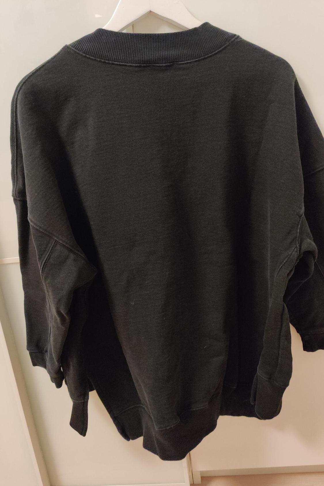 SWEATSHIRT WITH TEXTURED POCKET - Image 3