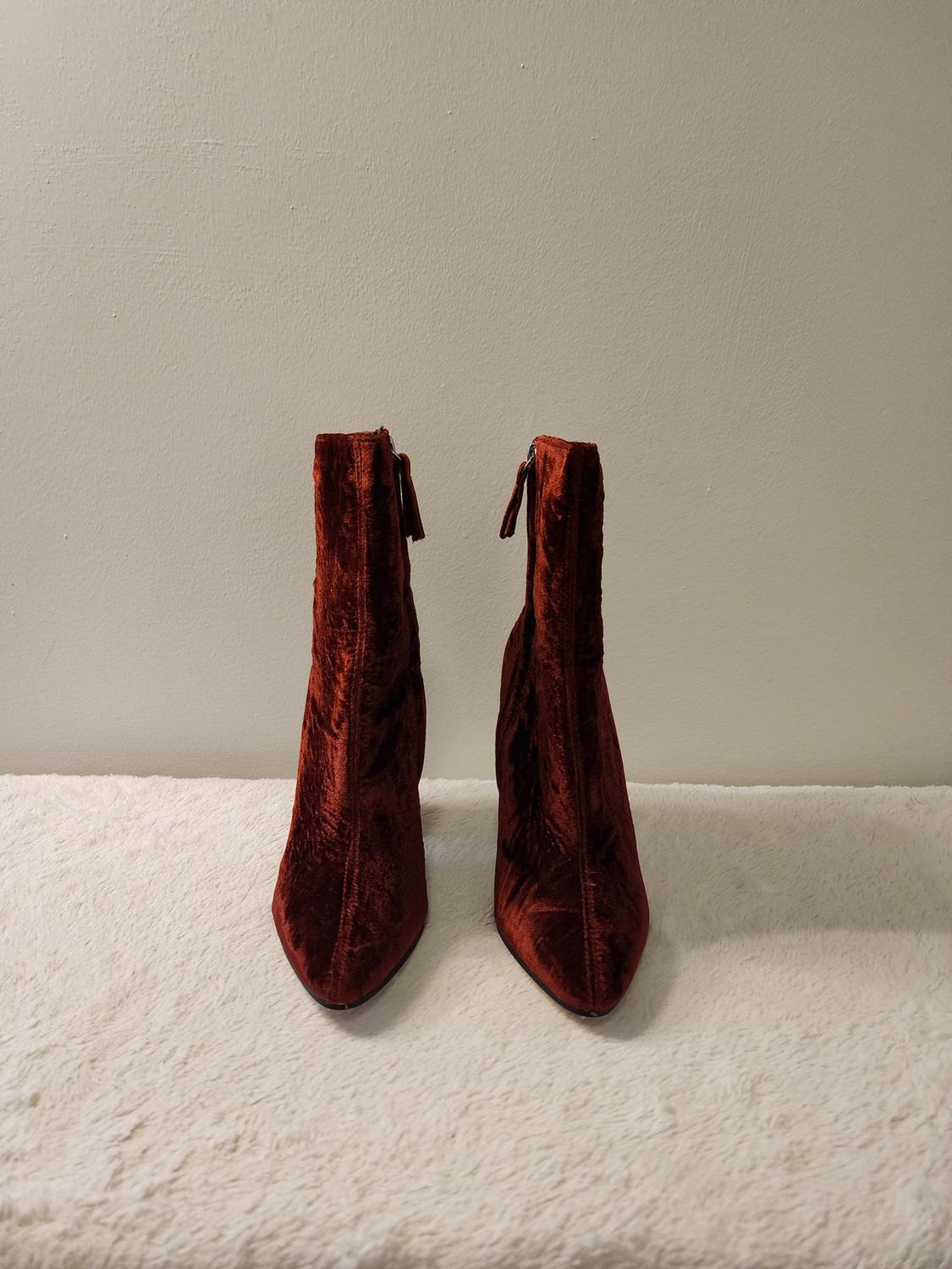 RED CRUSHED VELVET BLOGGER FAVORITE POINTED TOE HEELED ANKLE BOOTIES - Image 2