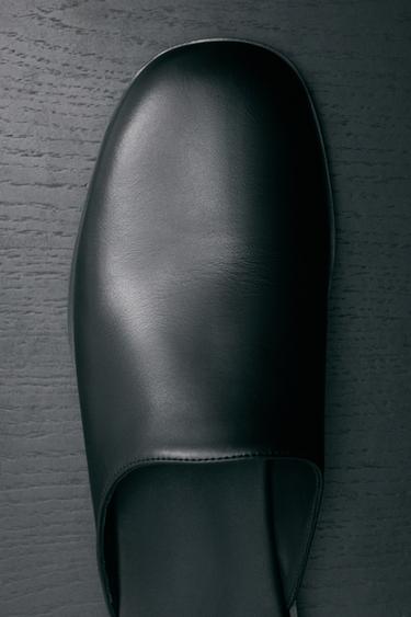 LEATHER CLOGS LIMITED EDITION - Black by Zara
