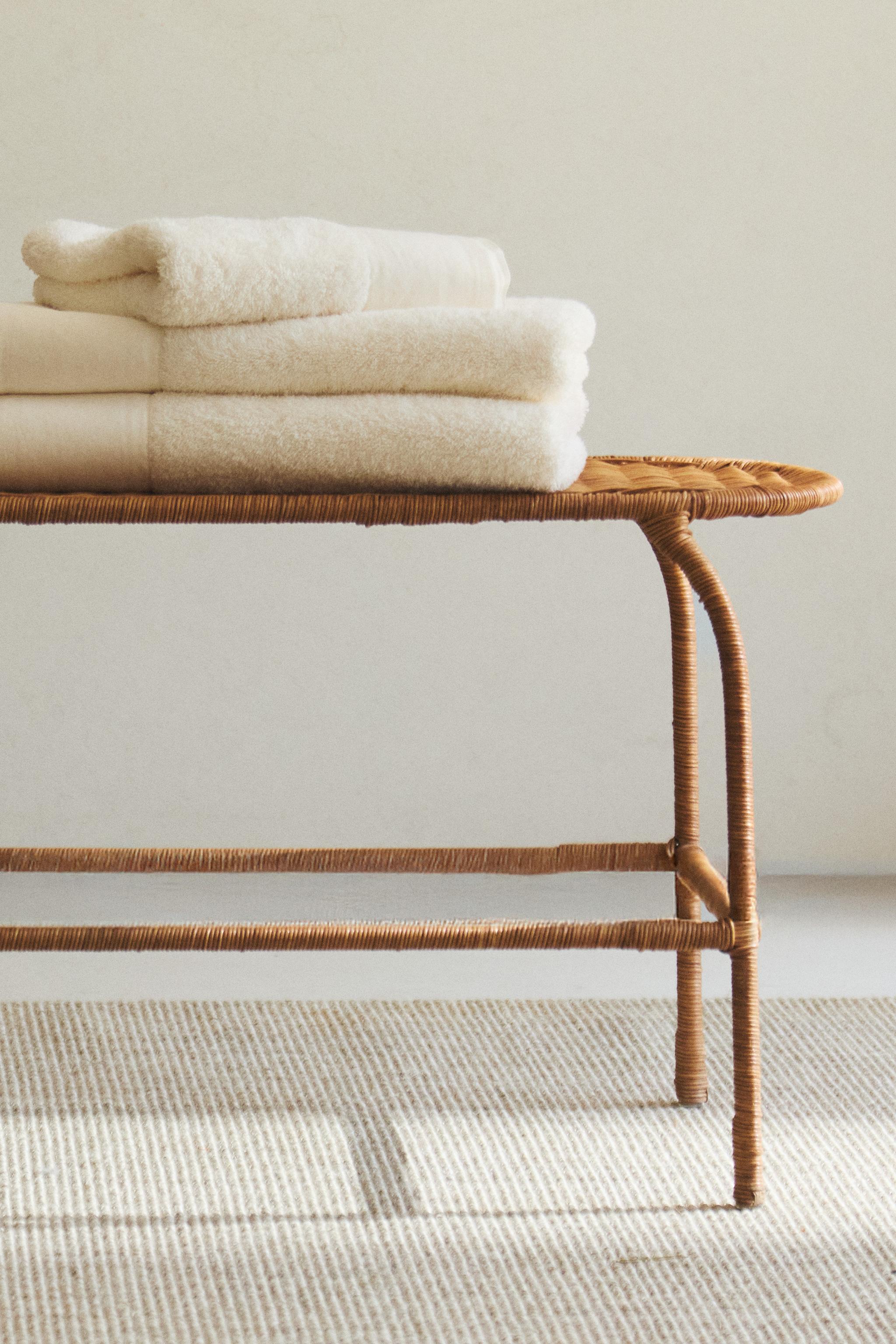 RATTAN BENCH — Brown
