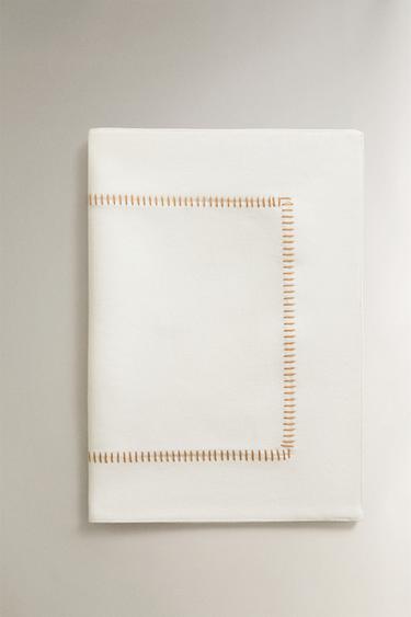 SET DE TABLE SURPIQÛRES CONTRASTANTES - Écru de Zara - Image 1