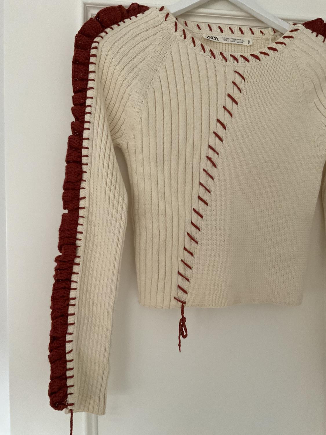 EMBROIDERED SWEATER WITH RUFFLES - Image 3