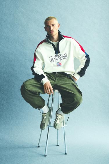 ÁO NỈ CỔ CÀI KHÓA KÉO USA 94 FIFA WORLD CUP™ FIFA CLASSICS - Màu trắng ngà từ Zara