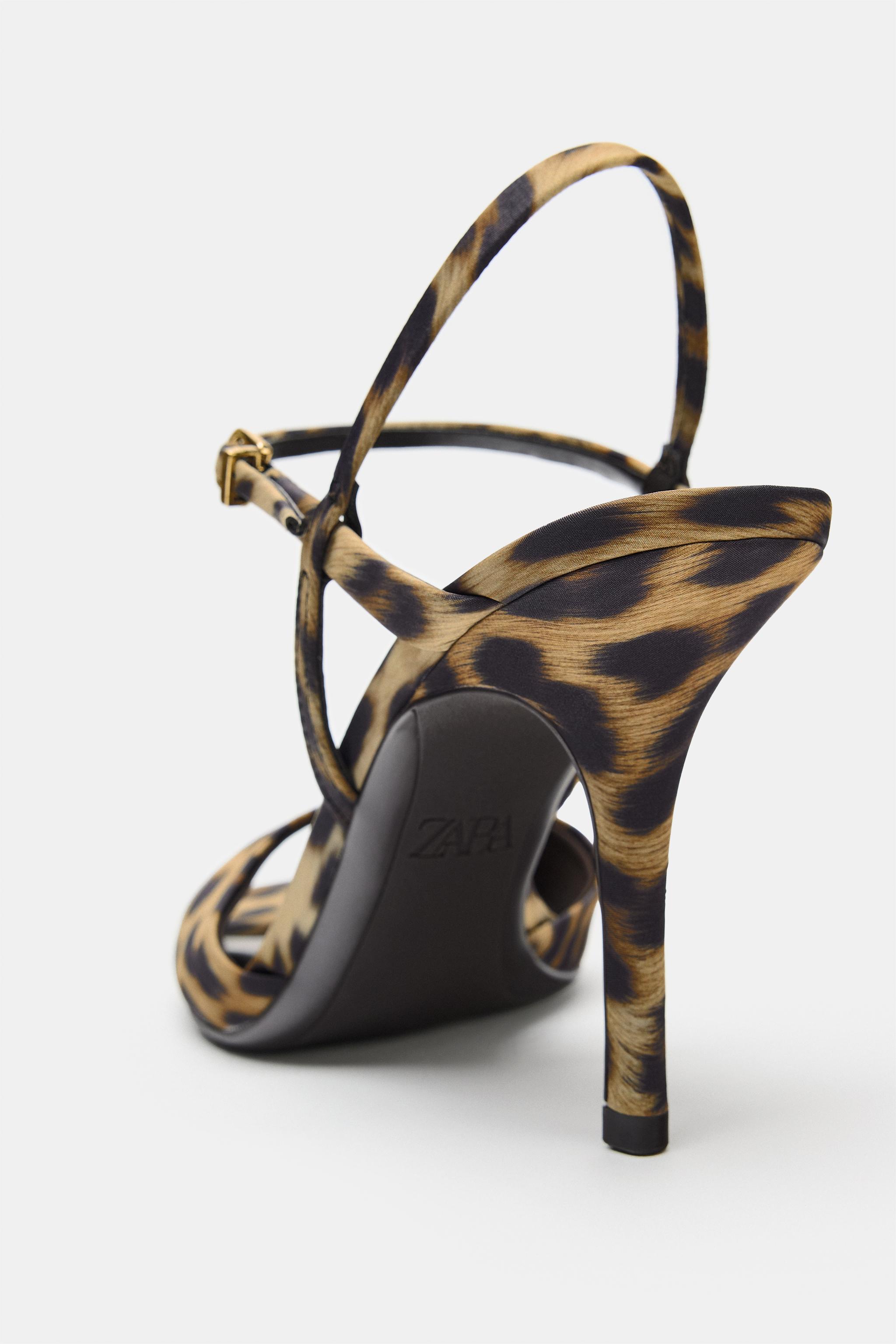 PRINTED HEELED SANDALS