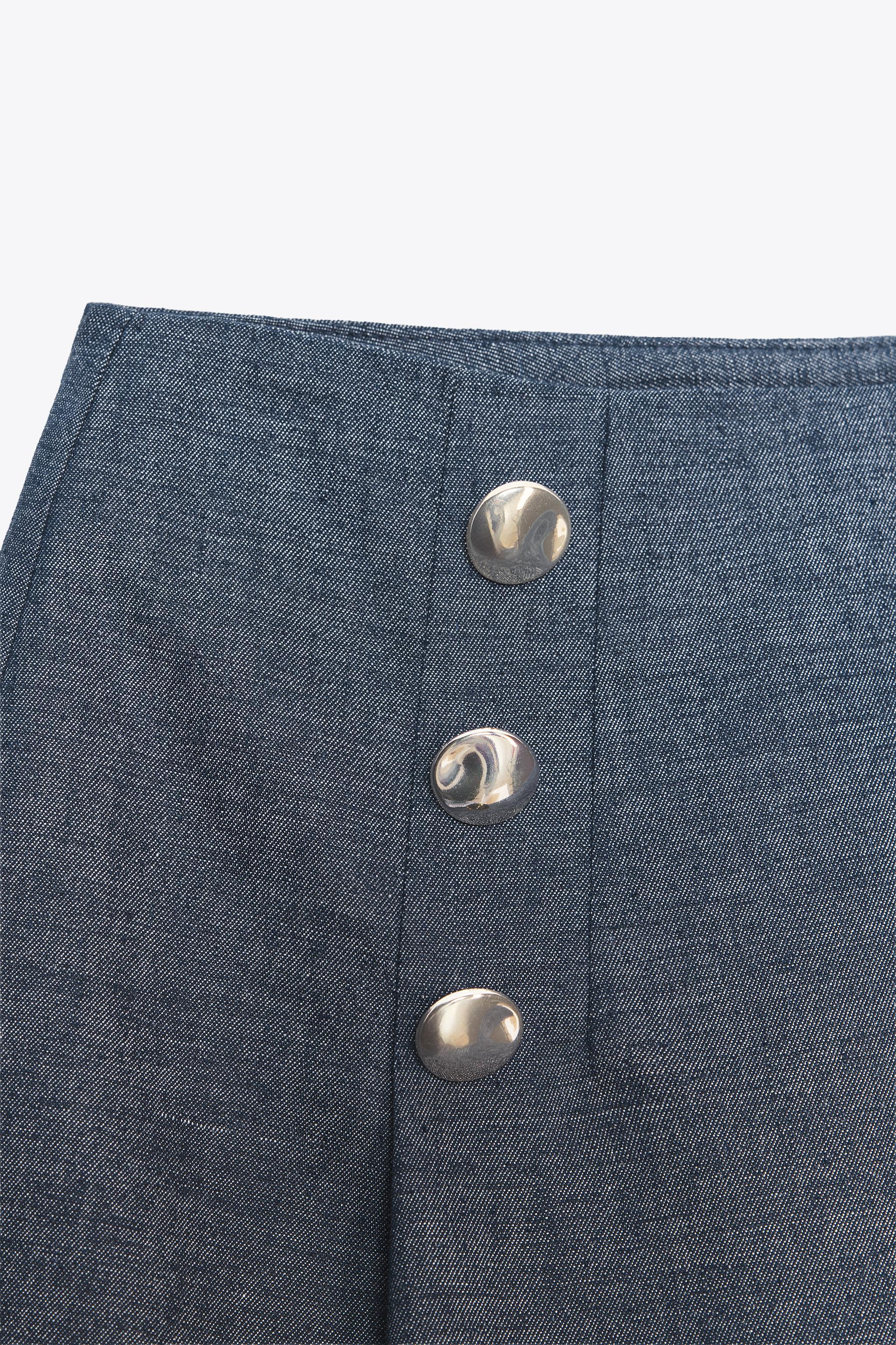 BERMUDA BOUTONS AVEC LIN