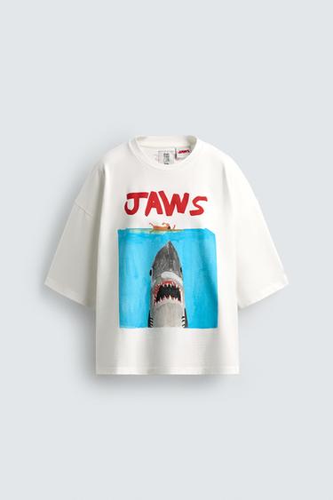 Zara MAJICA SA ILUSTRACIJOM JAWS ©UCS LLC AND AMBLINX DYLAN´S T-SHIRT CLUB X ZARA – Bela