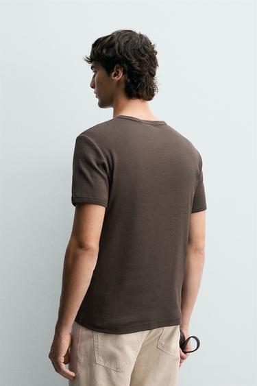 T-SHIRT REGULAR FIT - Marron de Zara - Image 2