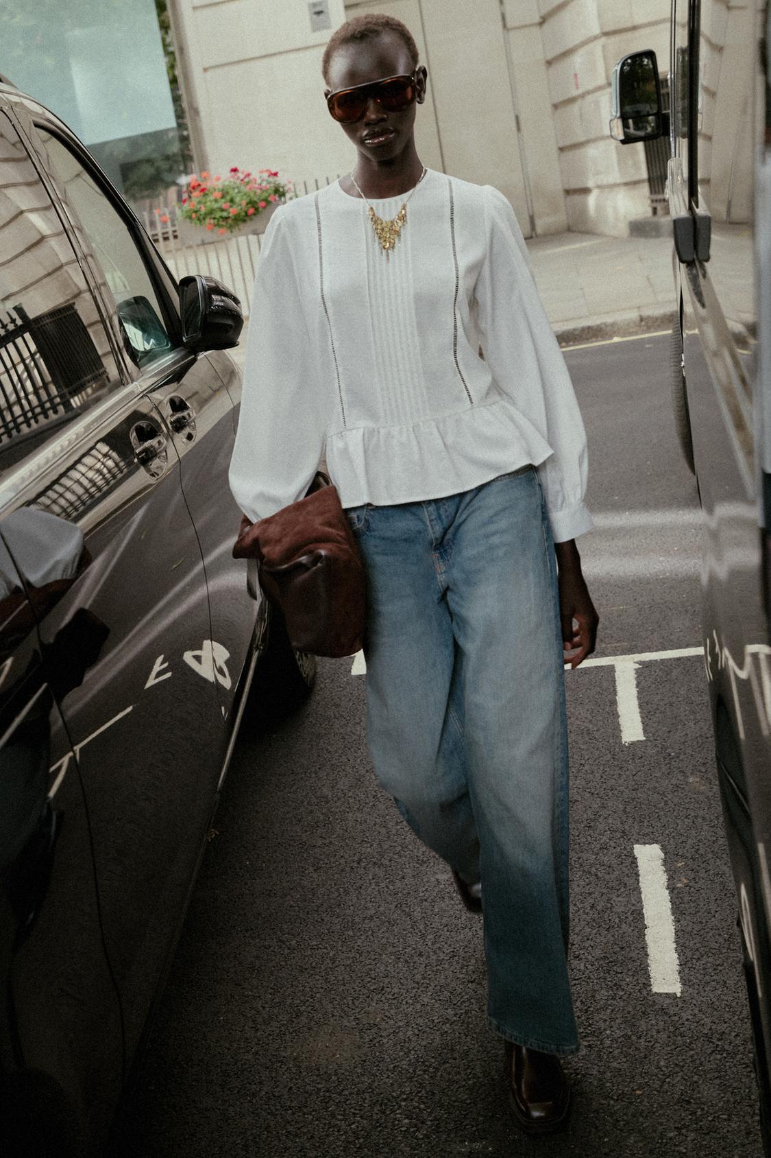 V-Neck Hardware One-Piece Swimsuit V-Neck Hardware One-Piece Swimsuit