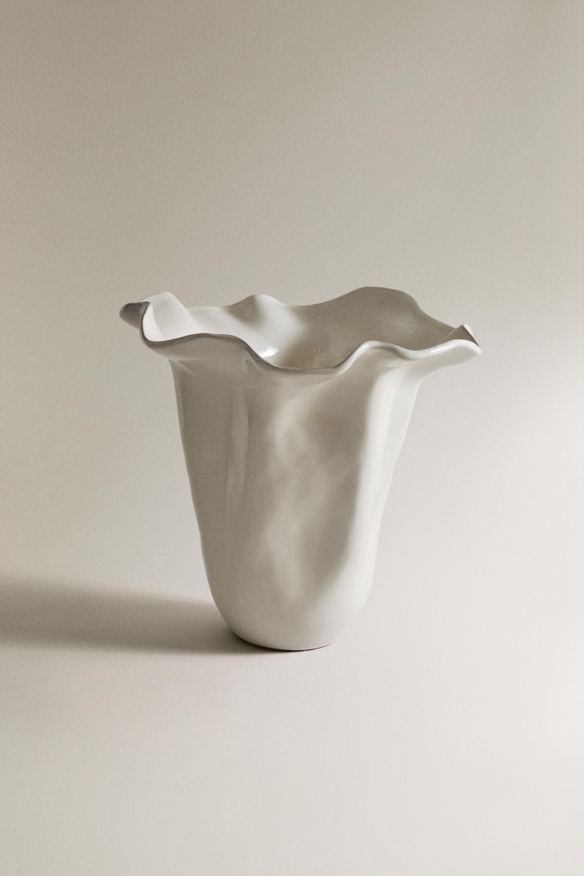 WAVY SHINY EARTHENWARE VASE - white | ZARA United States