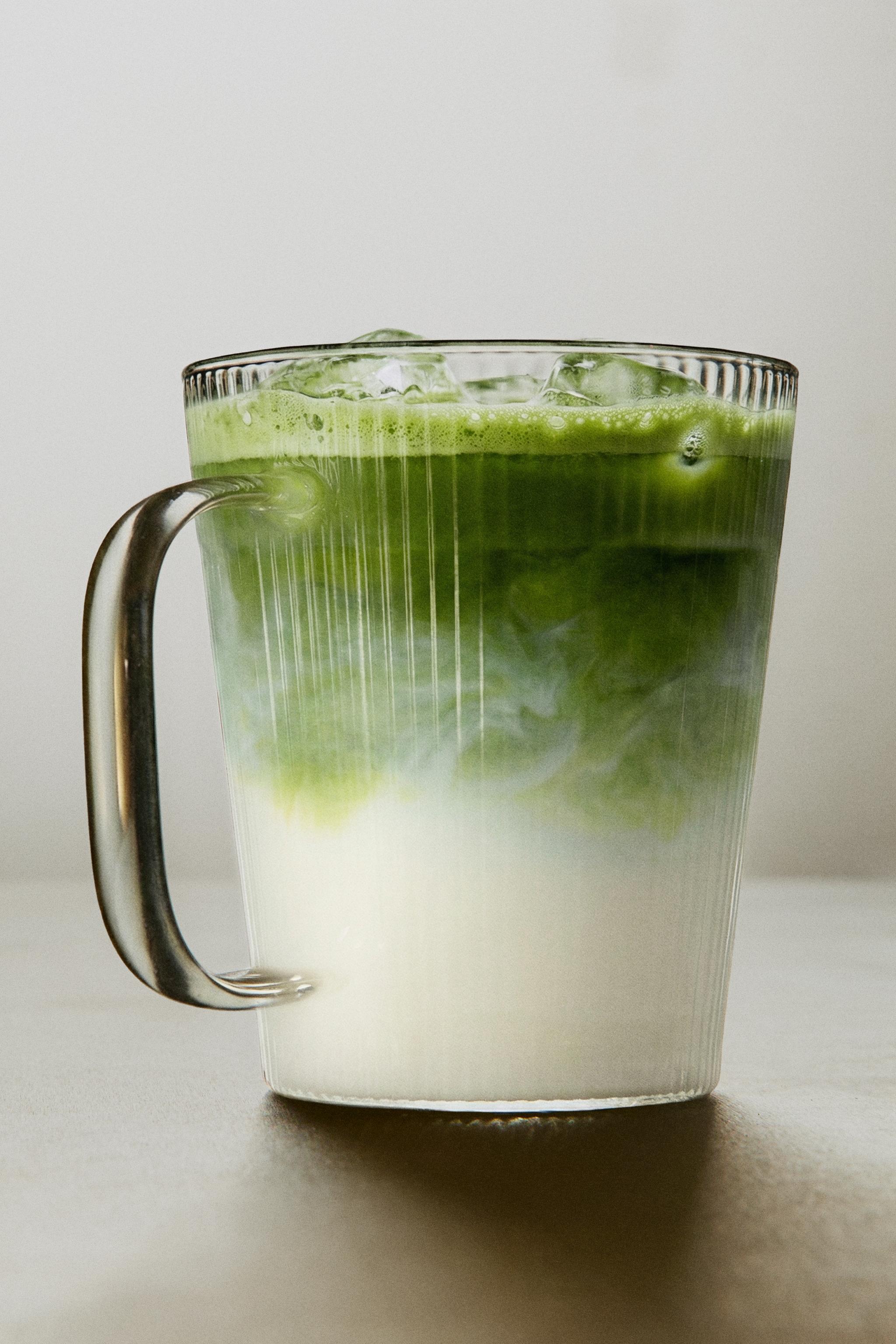 BOROSILICATE GLASS MUG WITH LINES — Transparent