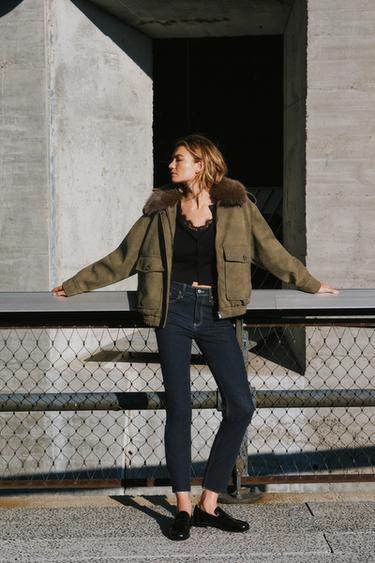 JEANS TRF CROPPED FLARE PJESË E LARTË - Blu indiane e errët nga Zara