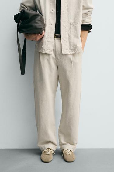 Zaras KRITSTRECKSRANDIGA CHINOS RELAXED FIT - Naturfärg