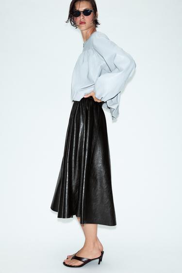 FALDA MIDI CAPA CINTURÓN EFECTO PIEL - Negro de Zara