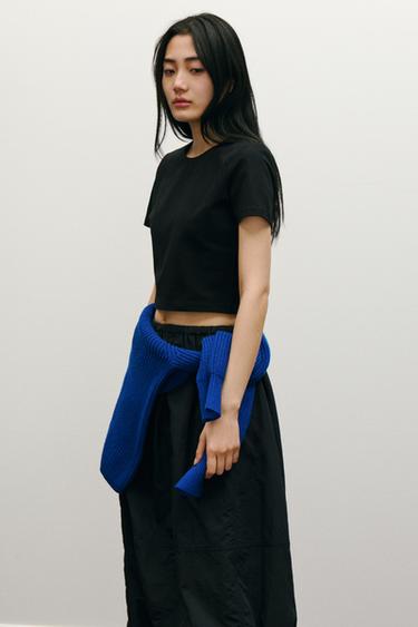 クロップド ストレッチ TシャツブラックZaraのクロップド ストレッチ Tシャツ - ブラック