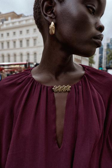 BLOUSE SEMI-TRANSPARENTE ORNEMENTS - Aubergine foncé de Zara - Image 3