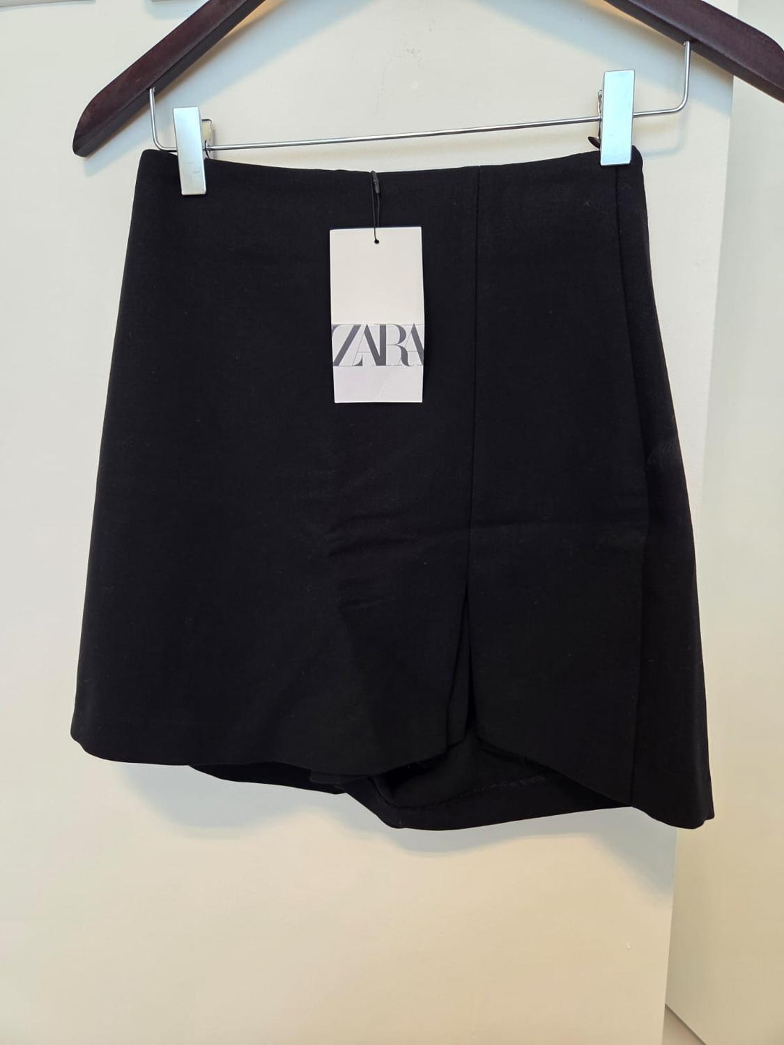 SLIT HEM SKORT