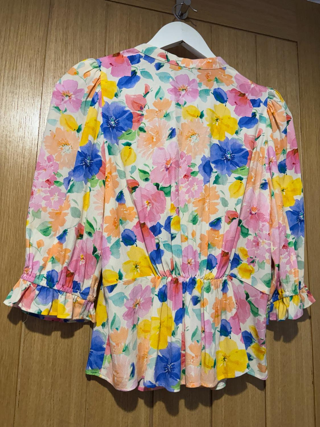PRINTED BLOUSE WITH JEWEL BUTTON - Image 2