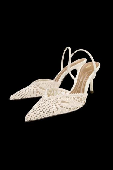 ZAPATO TACÓN CUERPO PERFORADO - Blanco Crudo de Zara