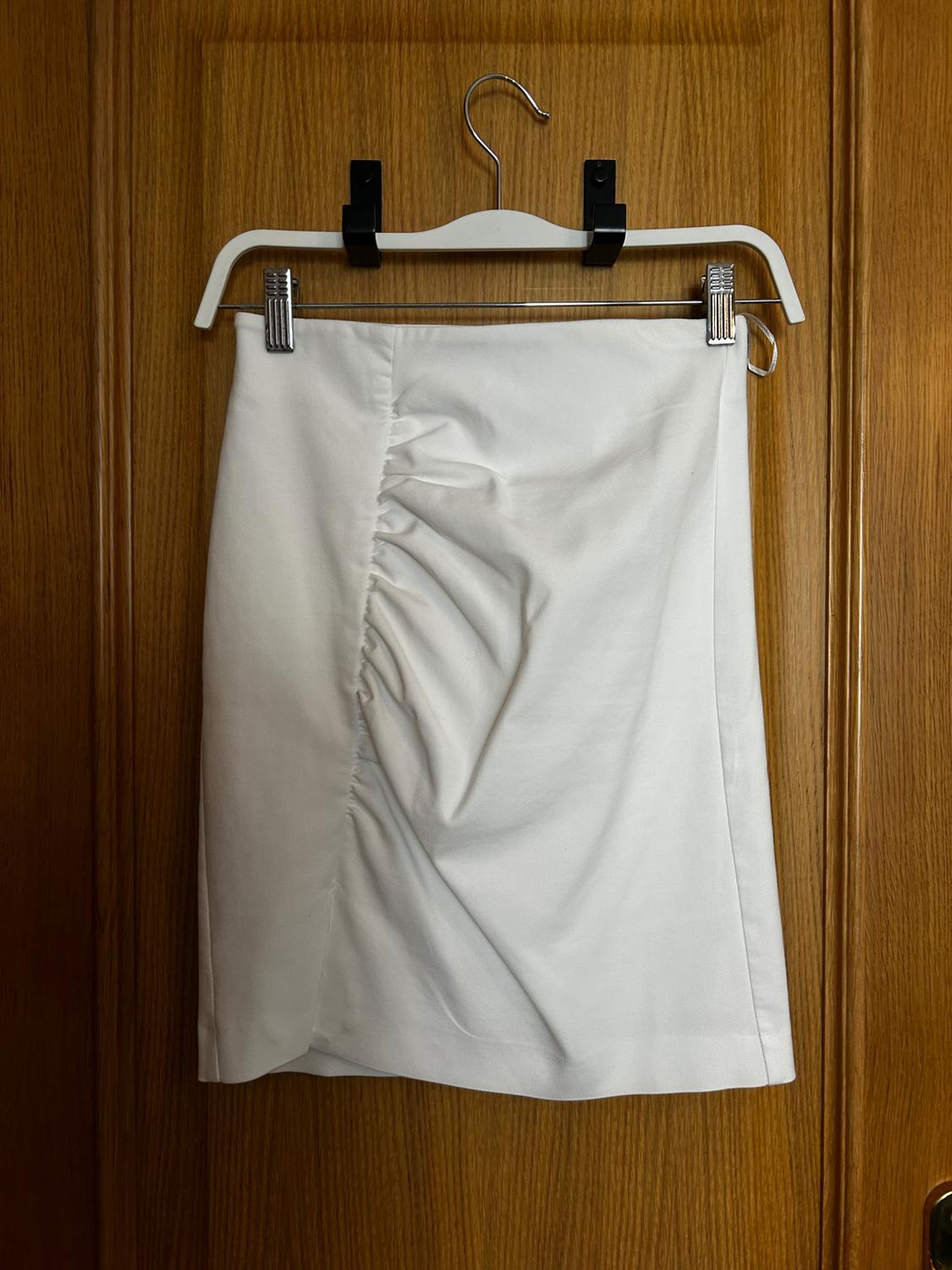 RUCHED MINI SKIRT - Image 2