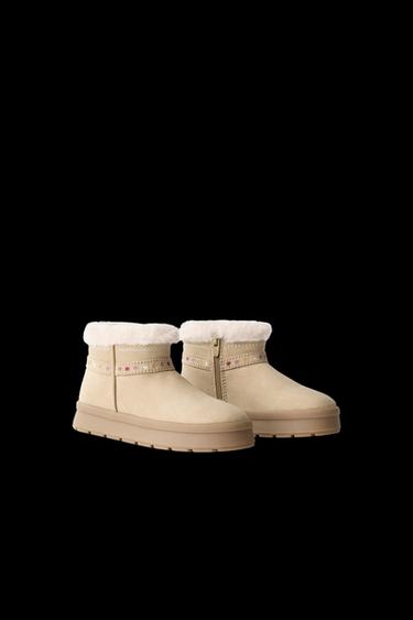 BOTA BORDADA - Marrón de Zara
