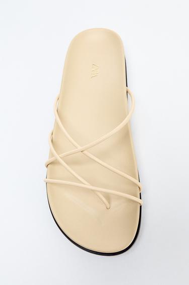 SANDALES À BRIDES CROISÉES - Blanc écru de Zara