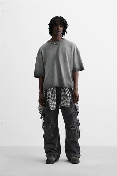 CAMISETA PUNTO ESTAMPADO SPRAY - Gris antracita de Zara - Imagen 0