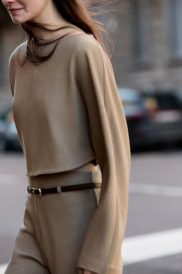 TOP CROP MANGA LARGA - Beige de Zara