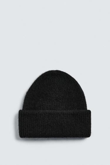 BRUSHED KNIT BEANIE - Black by Zara