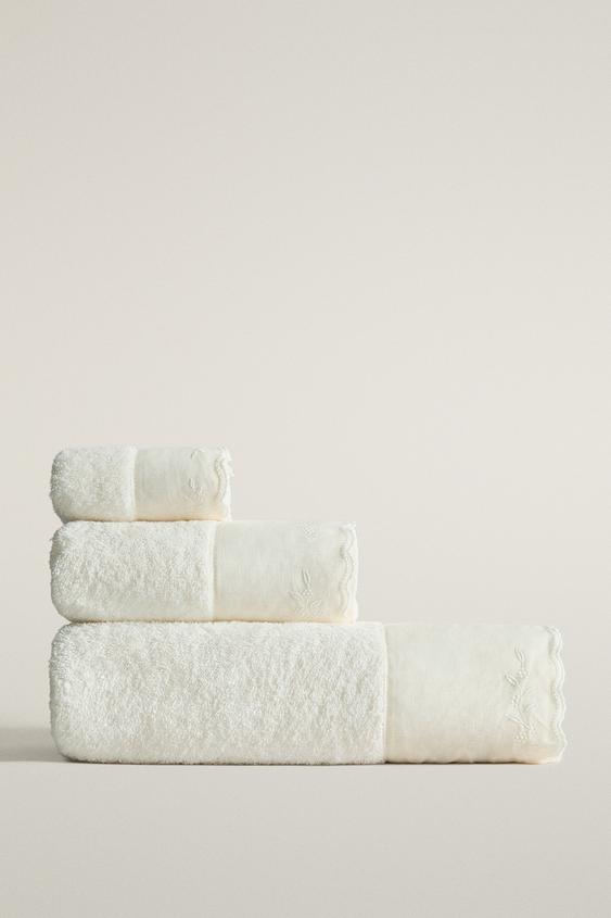 BATH TOWEL WITH LINEN BORDER - Ivory by Zara - Image 0
