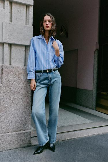 قميص بوبلين أساسي - أزرق / أبيض الخاص بـ Zara