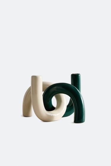 STONEWARE SALT AND PEPPER SHAKER SET WITH FIGURE DESIGN (SET OF 2) X COLLAGERIE - Green / Ecru by Zara