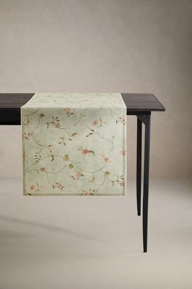 FLORAL PRINT TABLE RUNNER WITH LACE TRIM - Greenish by Zara