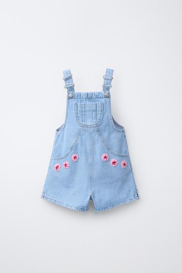 DENIM SHORT DUNGAREES WITH CROCHET FLOWERS - Blue by Zara