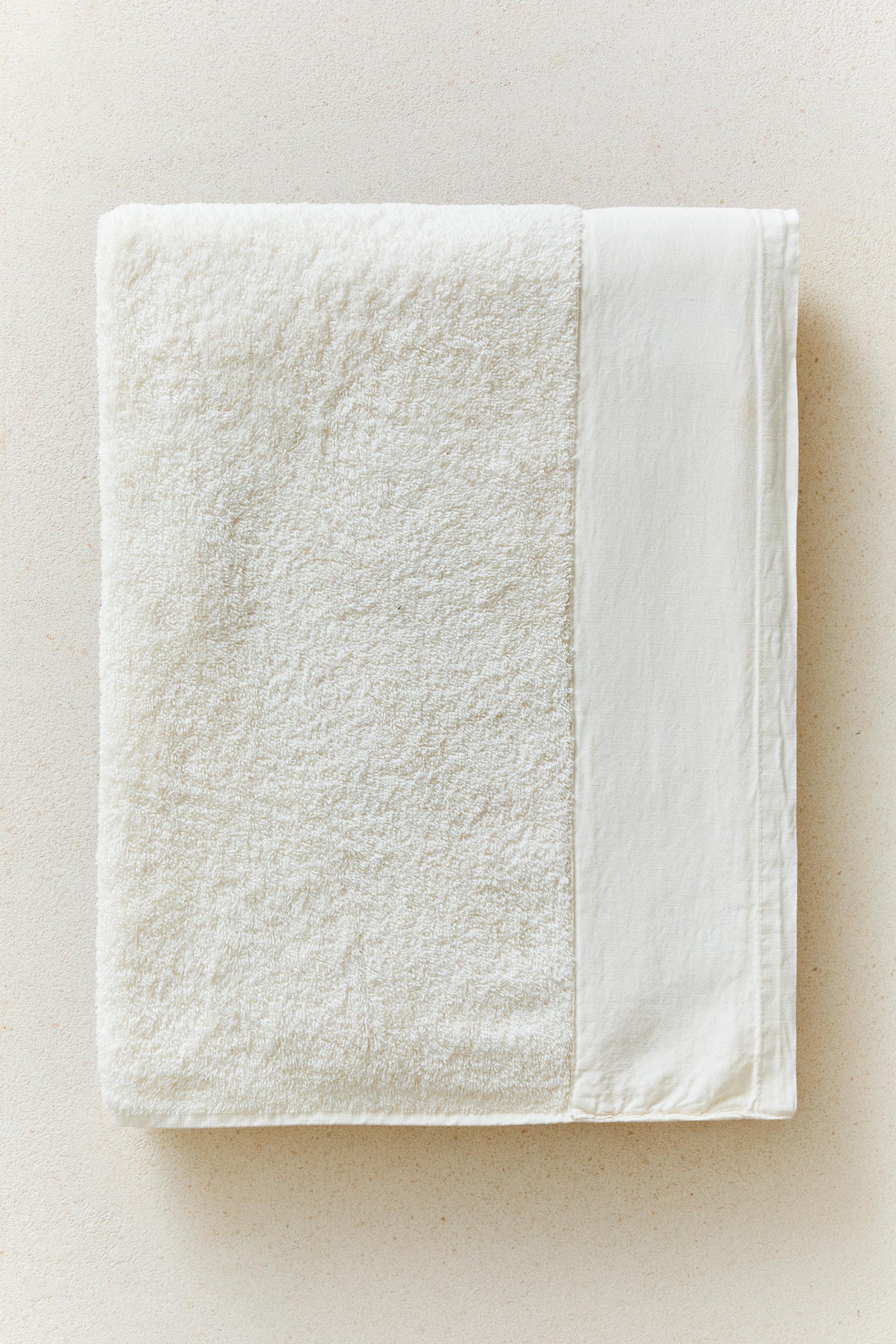 BATH TOWEL WITH LINEN TRIM — Ivory