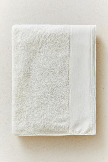 BATH TOWEL WITH LINEN APPLIQUÉ BORDER - Ivory by Zara