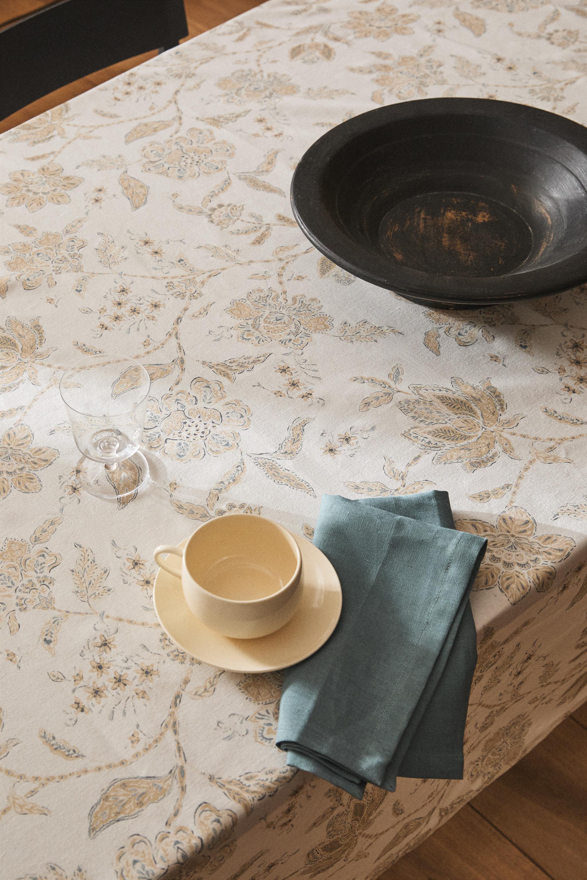 リネンテーブルクロス ベーシック | Zara Home 日本/Japan