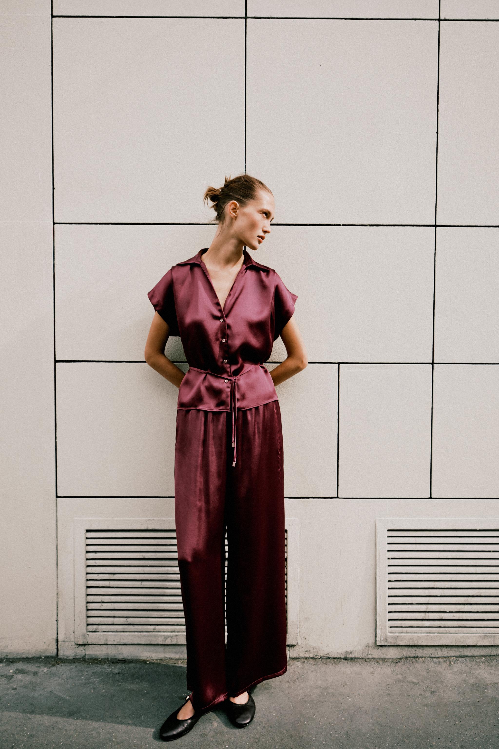 HIGH-WAISTED SLIM PANTS