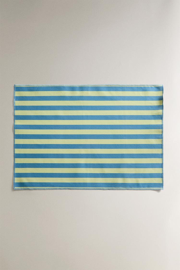 STRIPED RESIN-COATED PLACEMAT
