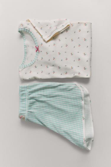 2-6 ANOS/ PIJAMA T-SHIRT E BERMUDA QUADRO VICHY E FLORES - Cru da Zara