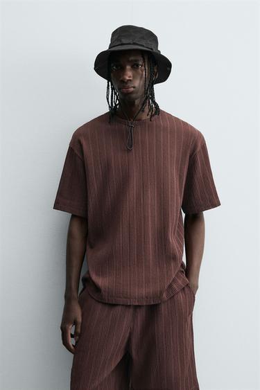 CAMISETA ESTRUCTURA JACQUARD - Marrón de Zara
