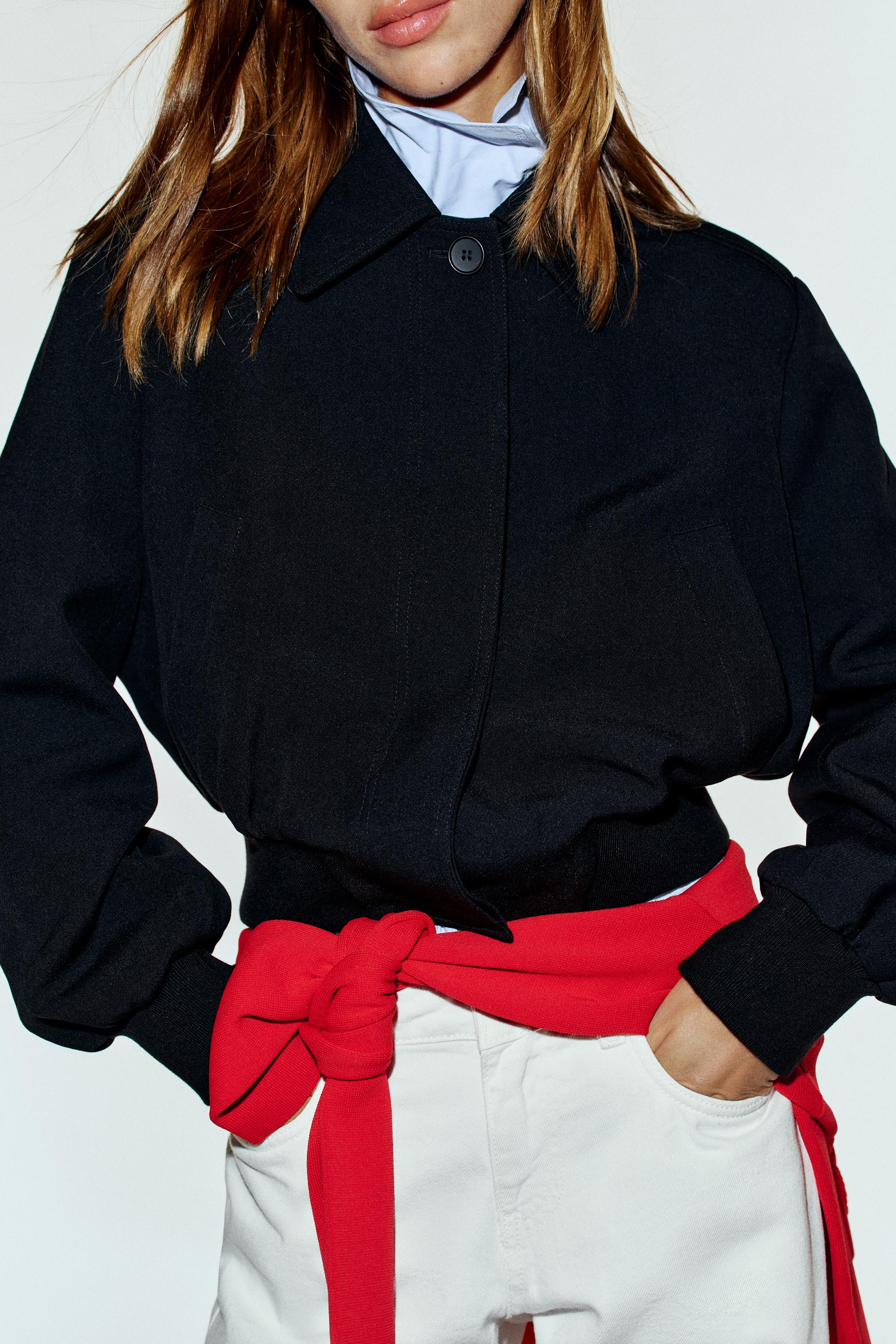 BLOUSON COURT AVEC ÉPAULETTES